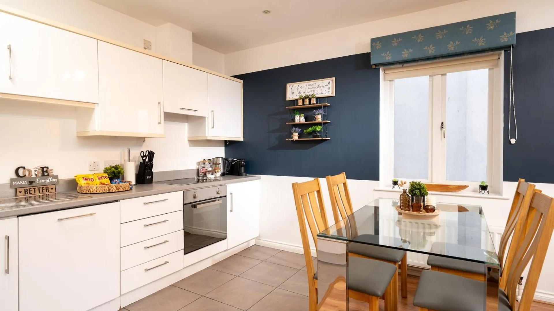 Cathedral Quarter Pad - Stylish Apt - Free Parking Belfast 0*,